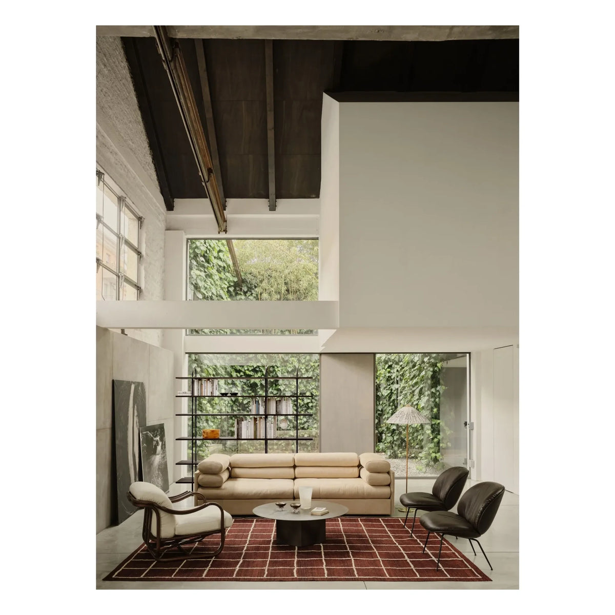 Gubi - Beetle Yumuşak deri lounge sandalye, Gamfratesi | Kahve