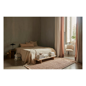 Ferm Living - ऑफ-व्हाइट ऑफसेट बेडस्प्रेड