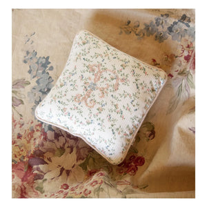 Editions Aimable - Fawn Clovis तकिया | Bouquet Gauze