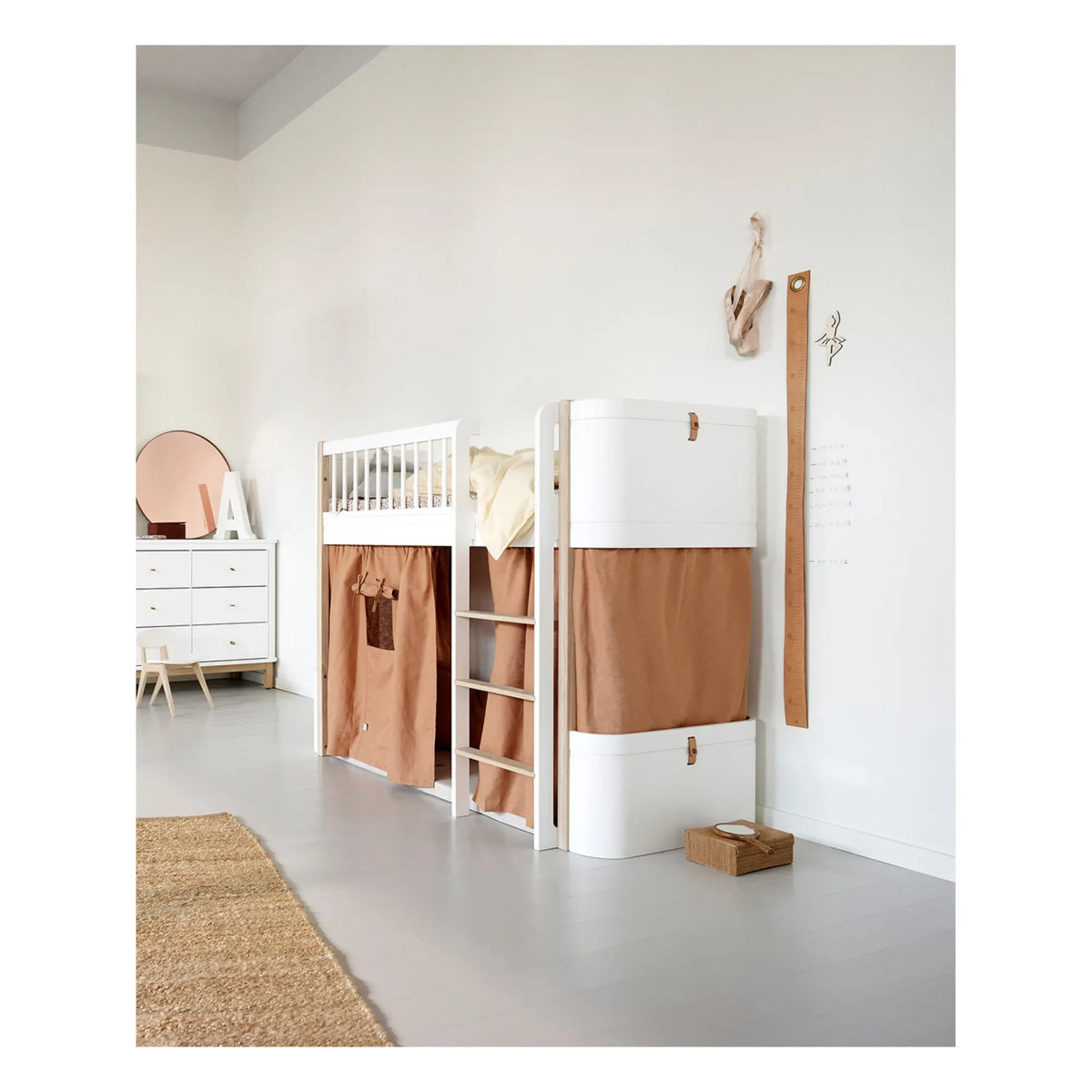 Oliver Furniture - मिनी+ बेड के लिए प्लेहाउस पर्दा | कारमेल