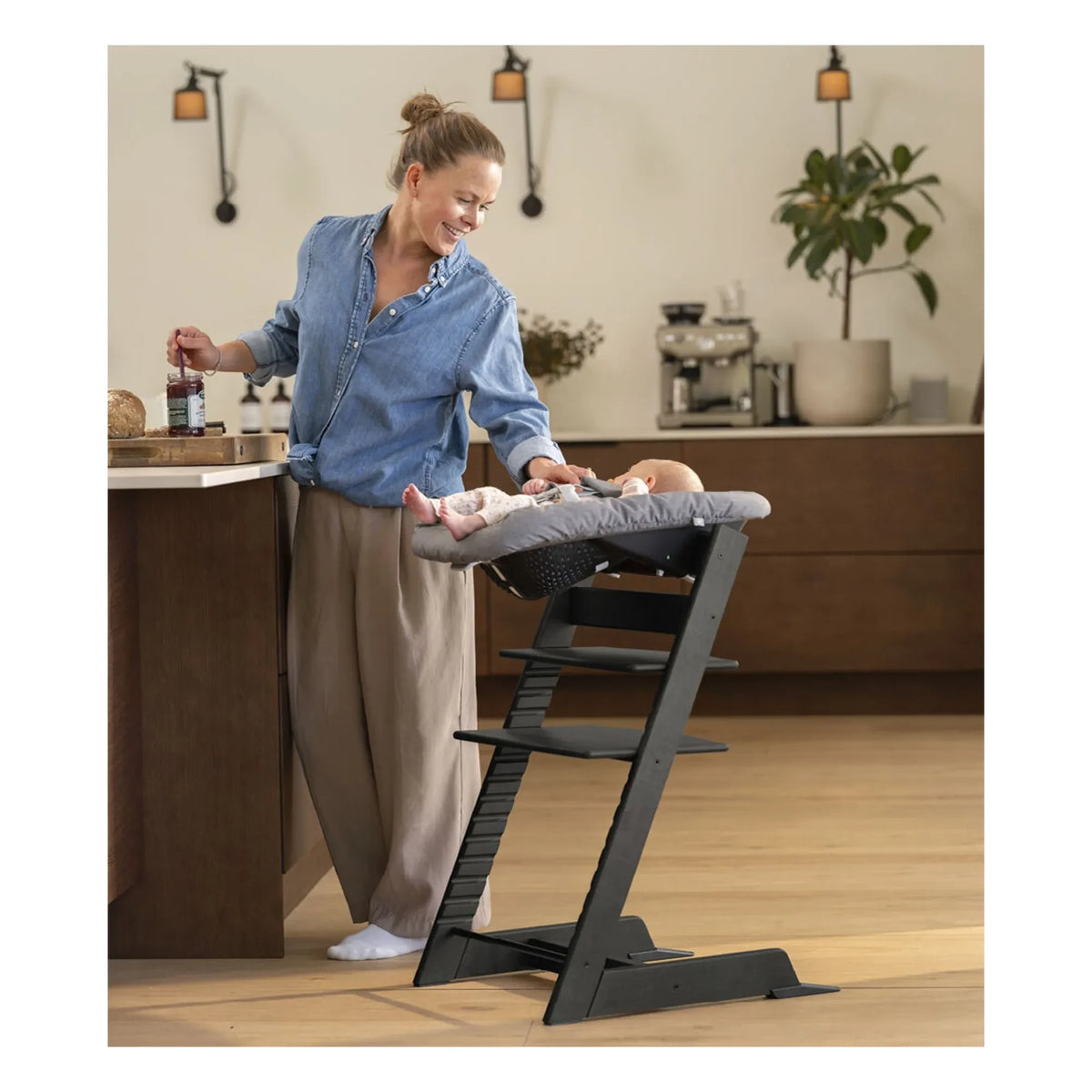 Stokke® - Tripp Trapp® न्यूबॉर्न बेबी बाउन्सर | गहरा ग्रे