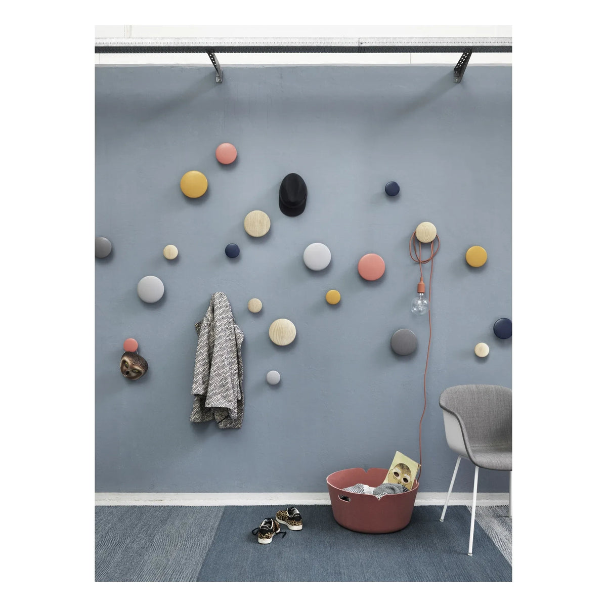 Muuto - The Dots ऐशवुड हुक | मिडनाइट ब्लू