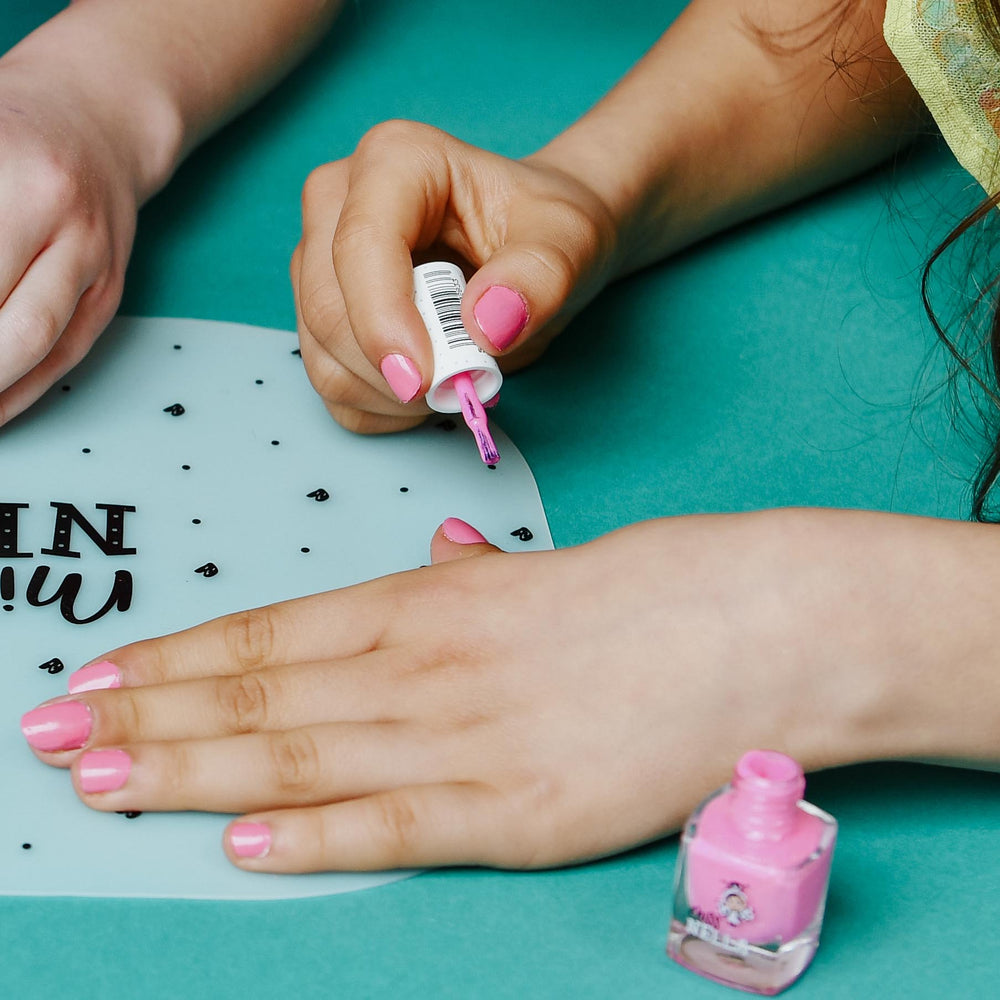 मिस नेला - मर्कन पेम्बेसी पिरिल्टिली सोयुलबिलिर ओजे