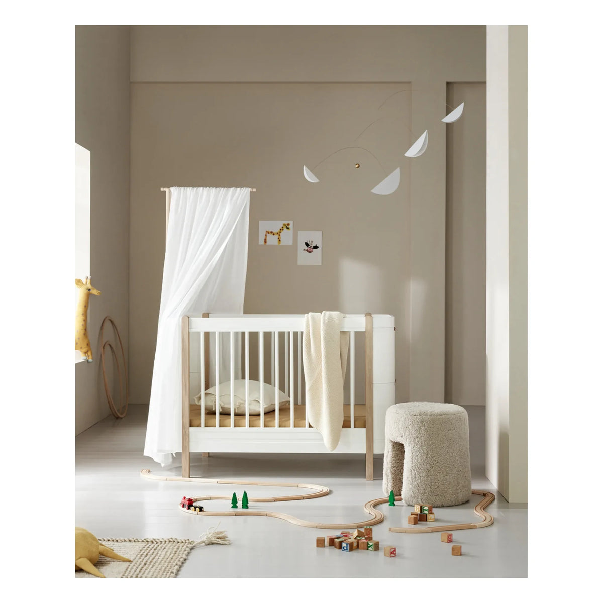 Oliver Furniture - ओक वुड मिनी+ क्रिब मैट्रेस, जूनियर किट को छोड़कर