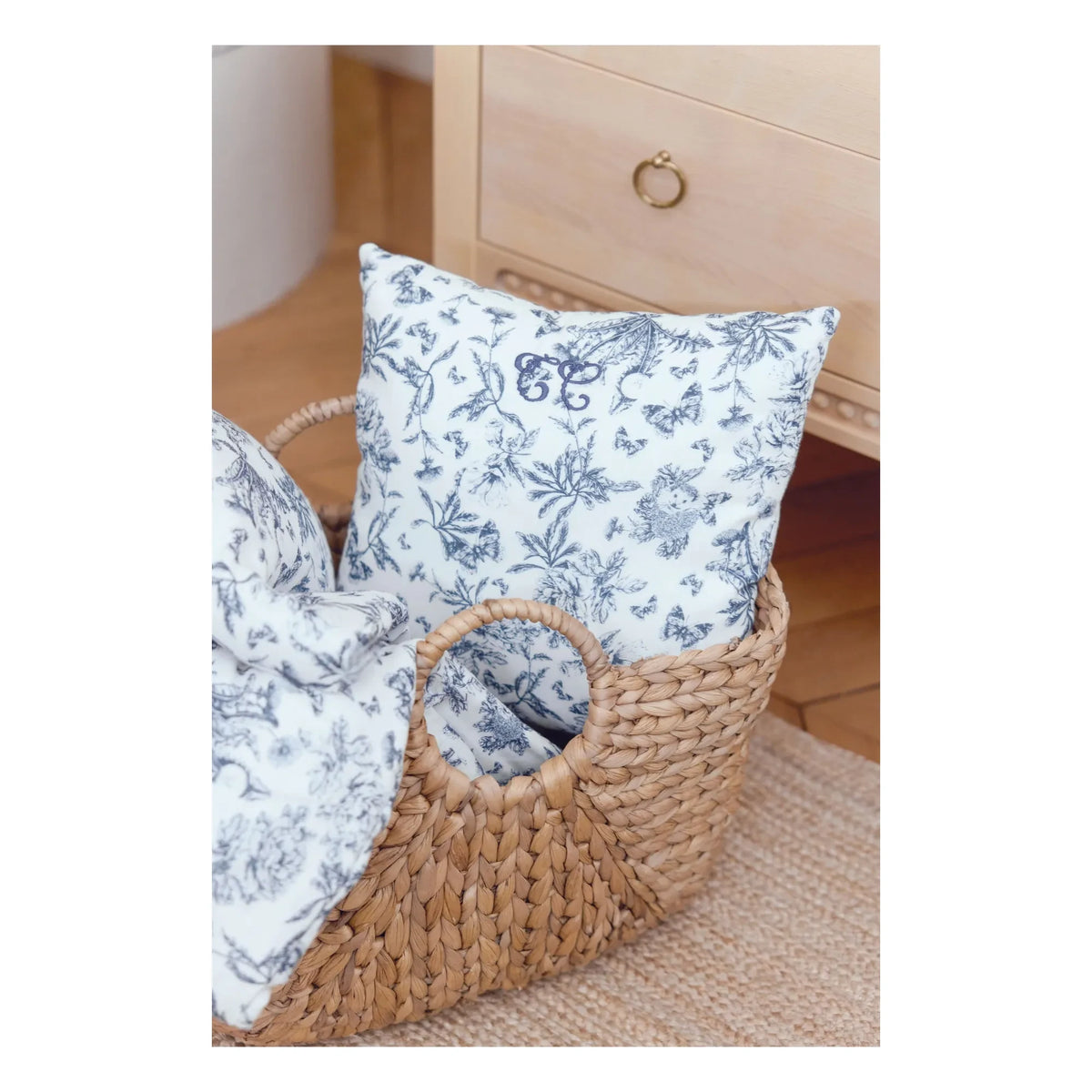 Tartine et Chocolat - Toile de Jouy तकिया | नेवी ब्लू