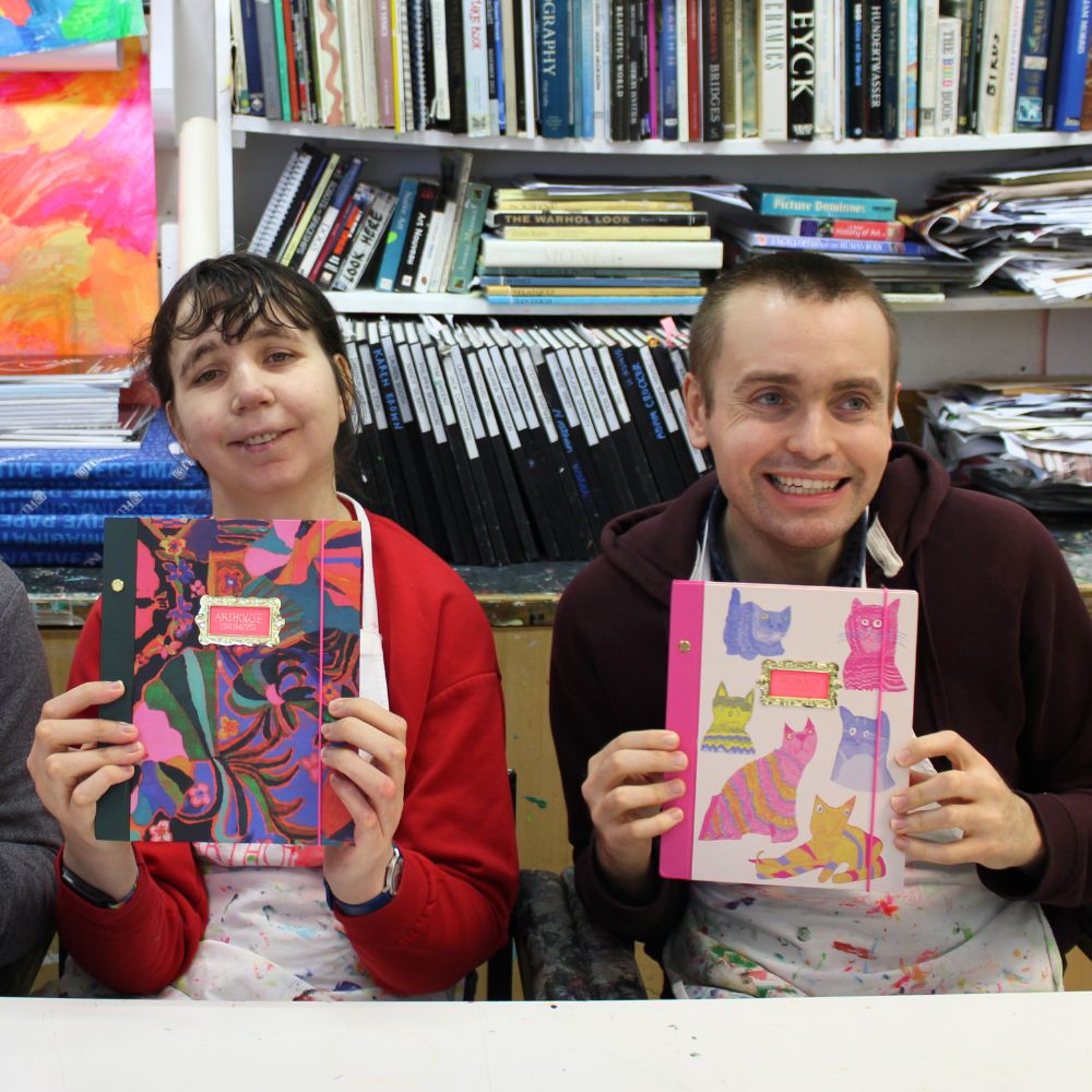 पोर्टिको डिज़ाइंस - आर्थहाउस अनलिमिटेड म्याऊ A5 सख्त कवर वाली दैनिक