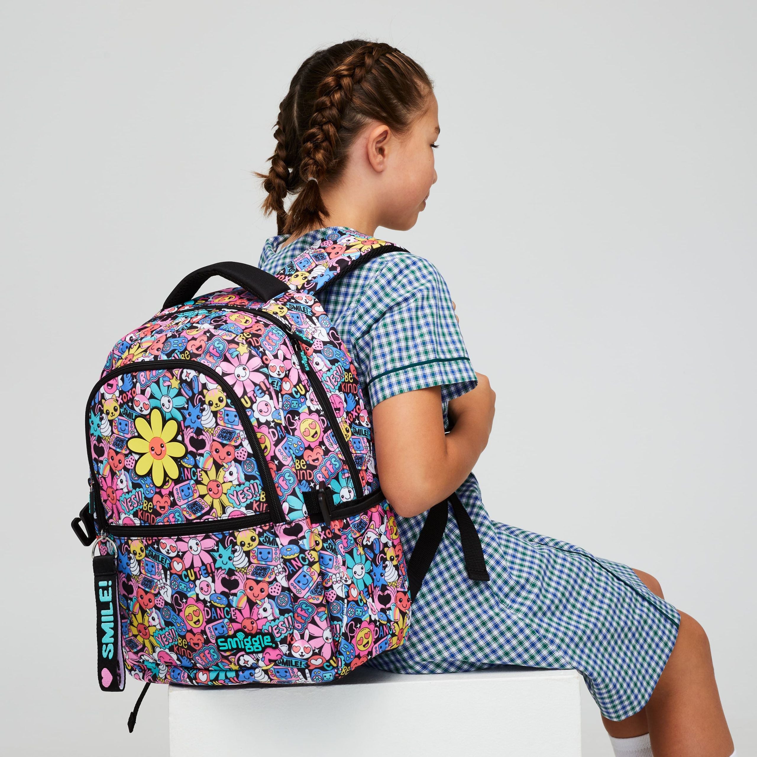 Smiggle - ब्राइट साइड क्लासिक स्कूल बैकपैक