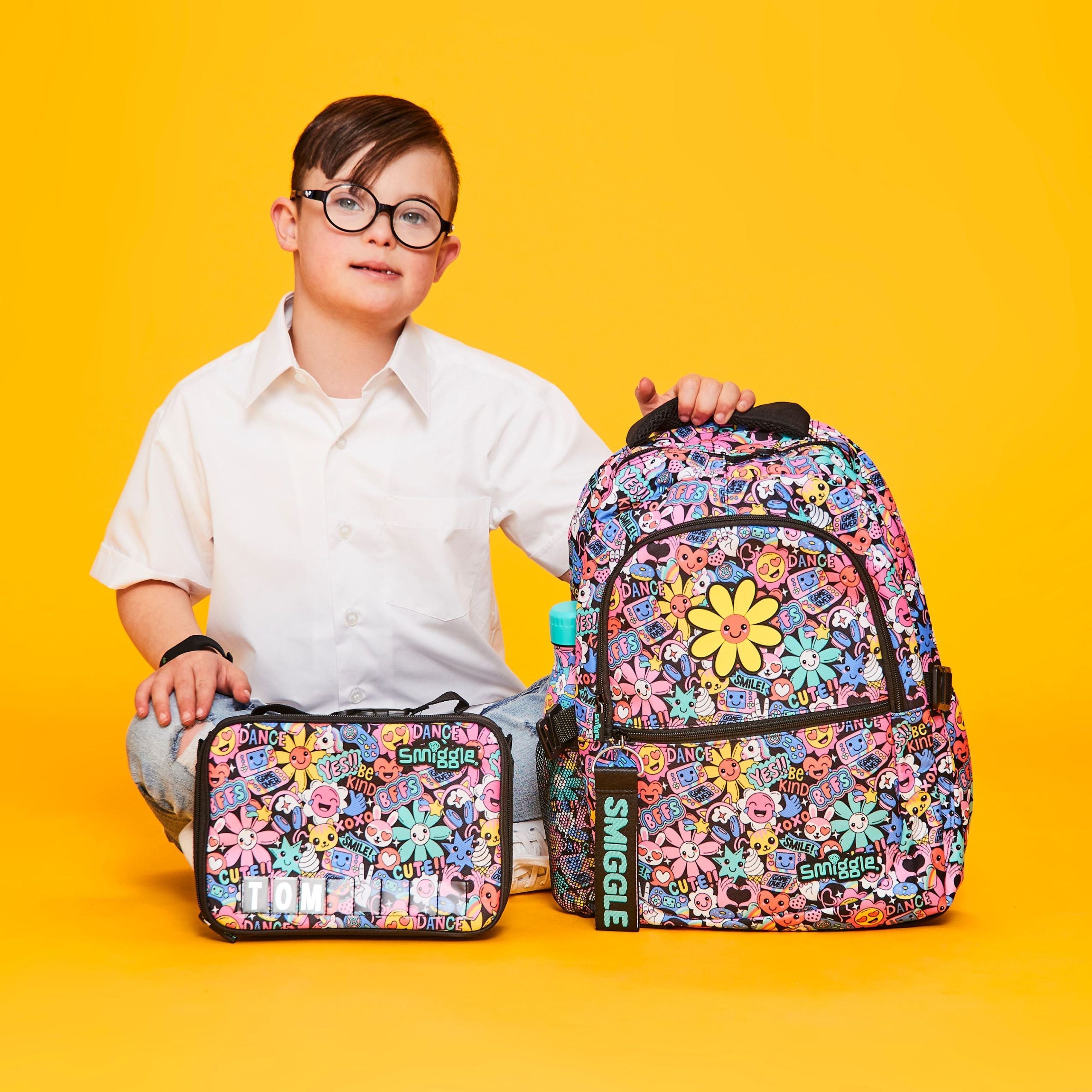 Smiggle - ब्राइट साइड क्लासिक स्कूल बैकपैक