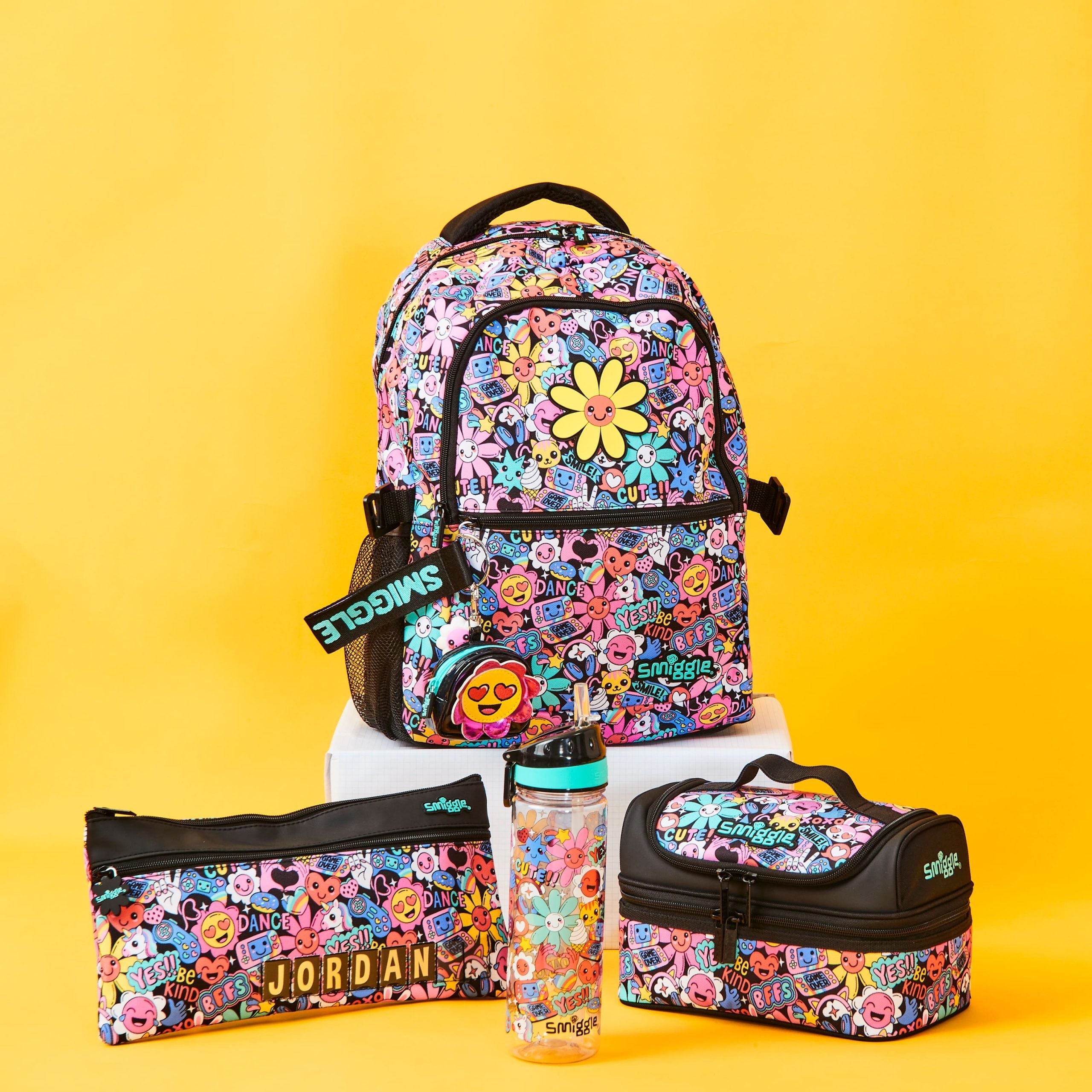 Smiggle - ब्राइट साइड क्लासिक स्कूल बैकपैक
