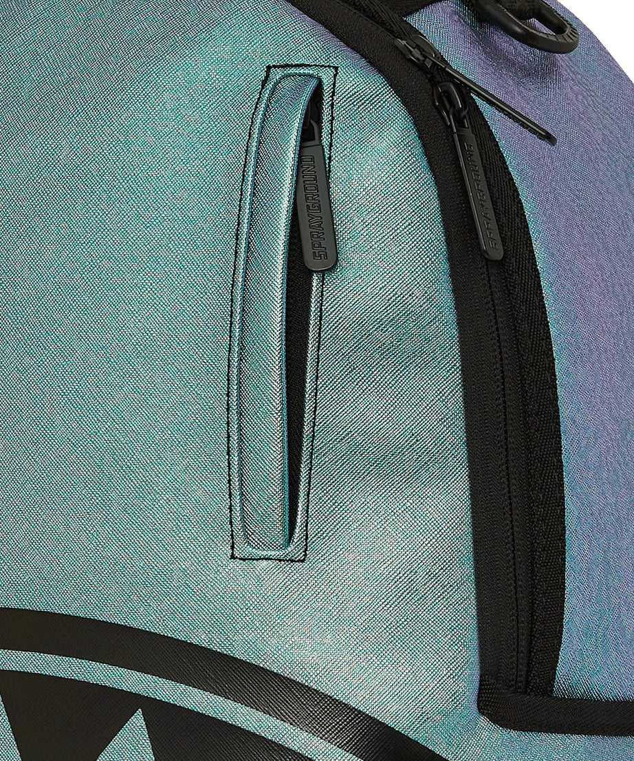 Sprayground - शार्क सेंट्रल ऑयल स्टीक डीएलएक्सस बैकपैक