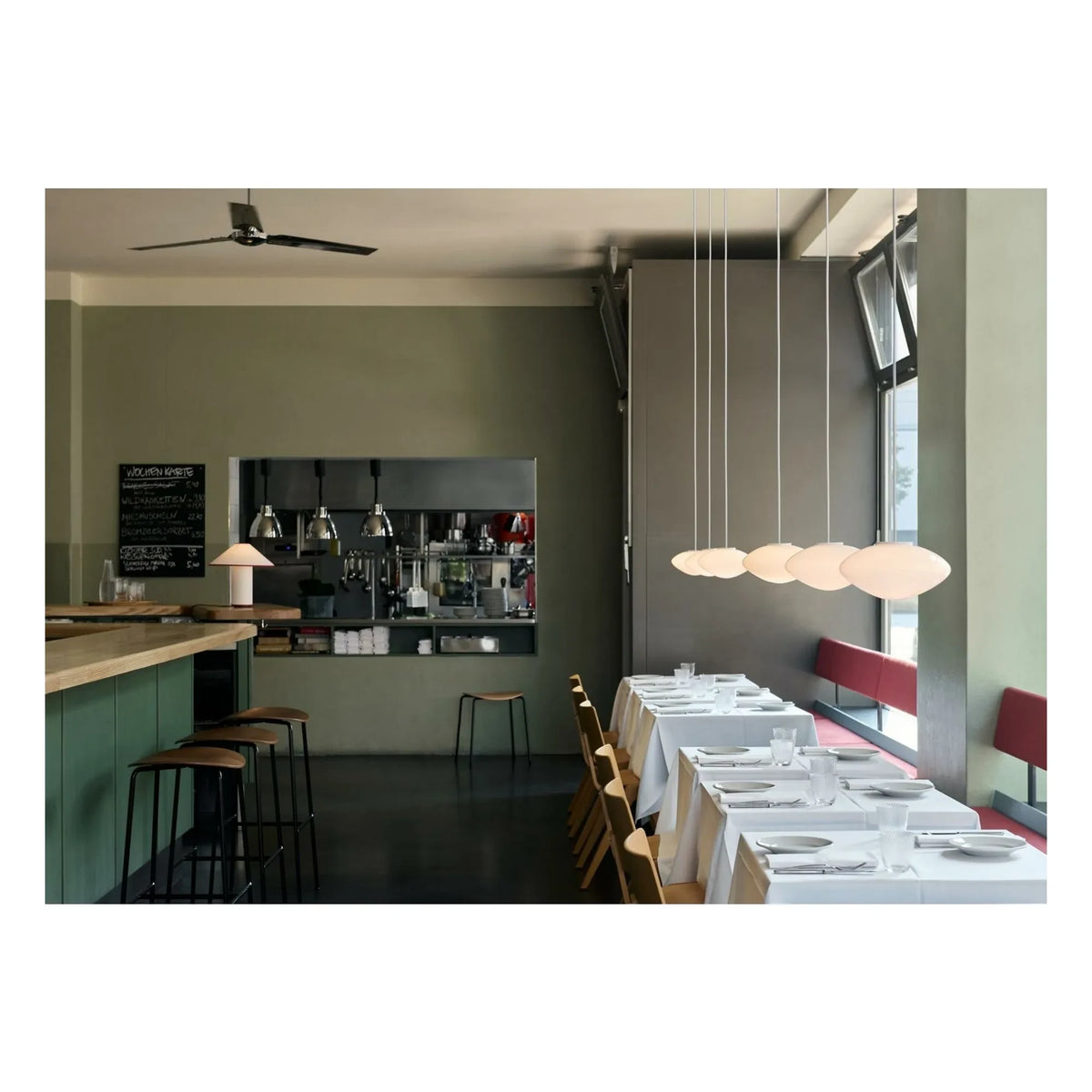 & Tradition - Pavilion AV36 बार स्टूल, एंडरसन और वॉल | अखरोट