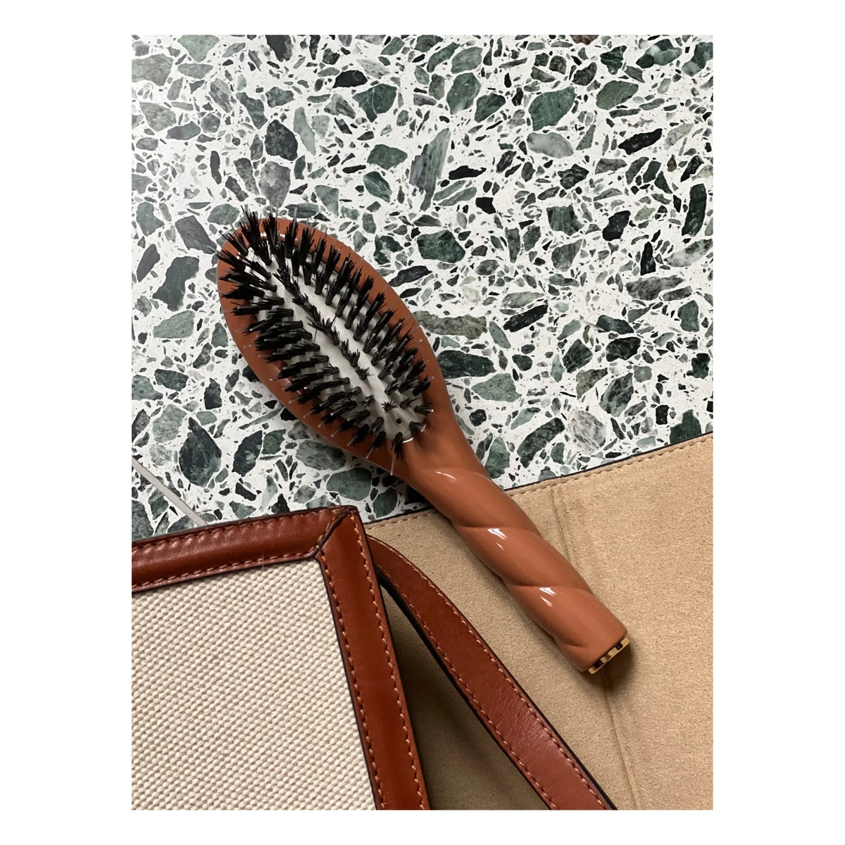 La Bonne Brosse - N°02 The Essential Petite Brush - देखभाल और उलझन सुलझाना | होपी टेराकोटा