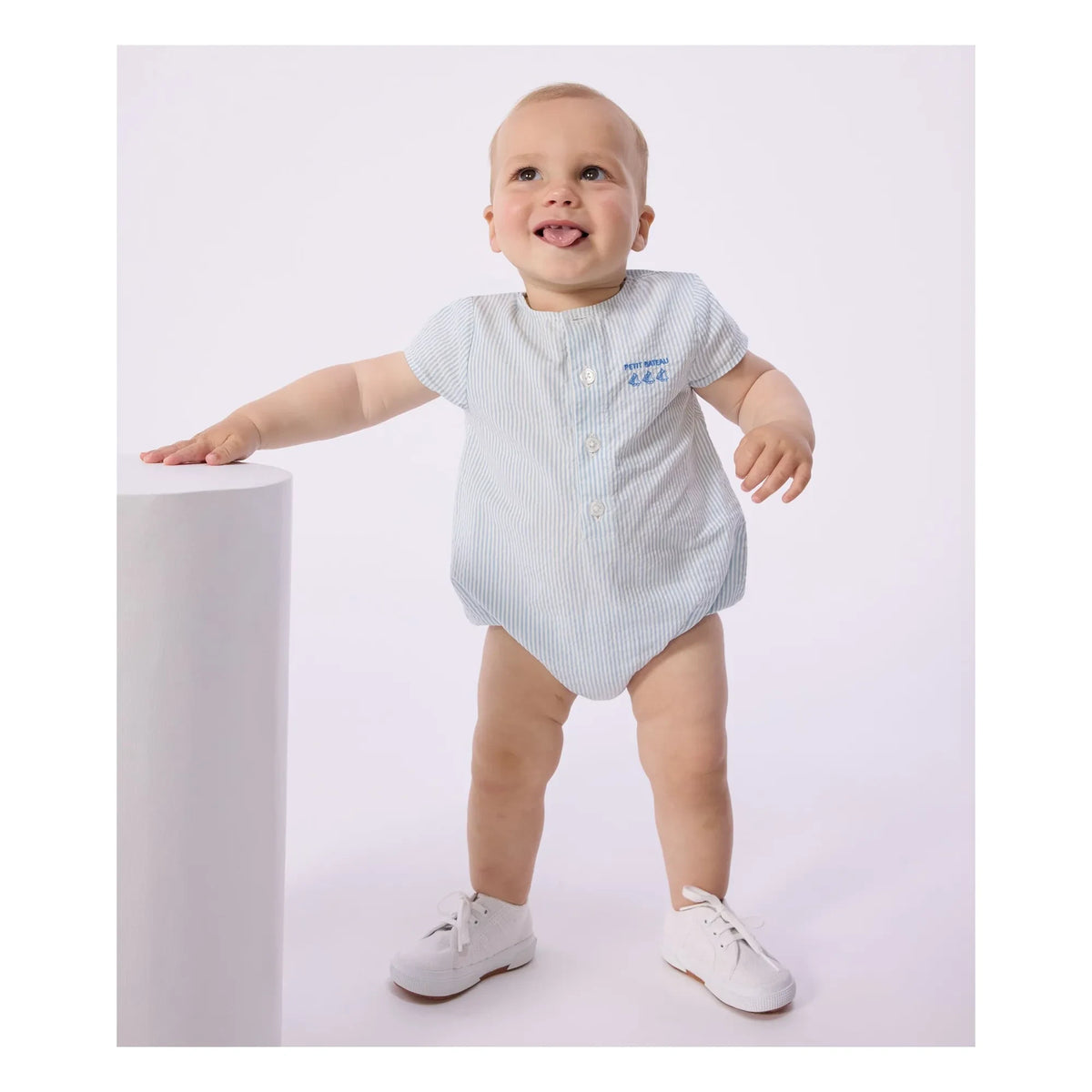 Petit Bateau - धारीदार सीरसकर ऑर्गेनिक कॉटन जंपसूट | हल्का नीला