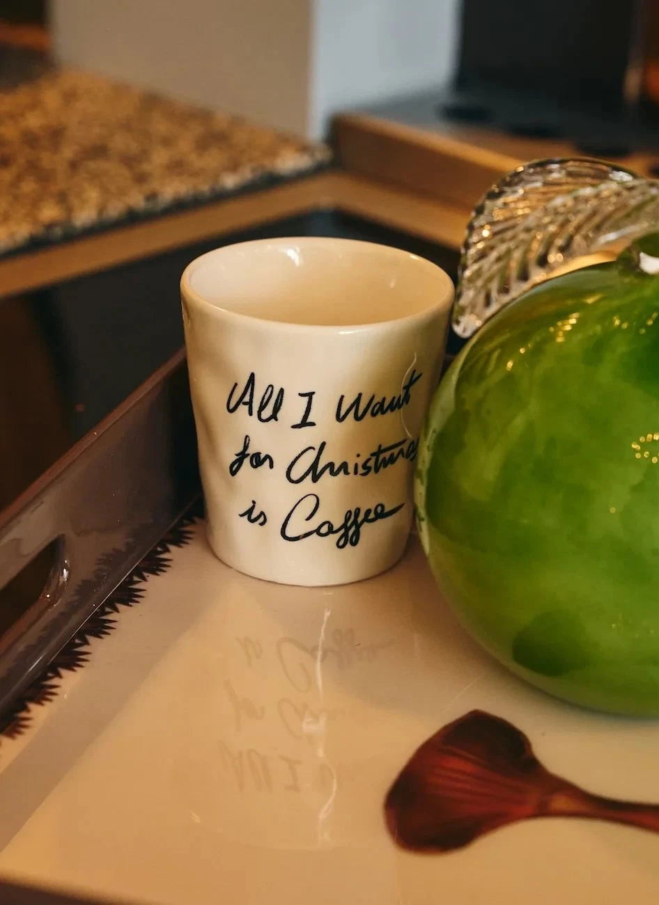 Anna + Nina - "All I Want Is Coffee" Kahve Kupası | Beyaz