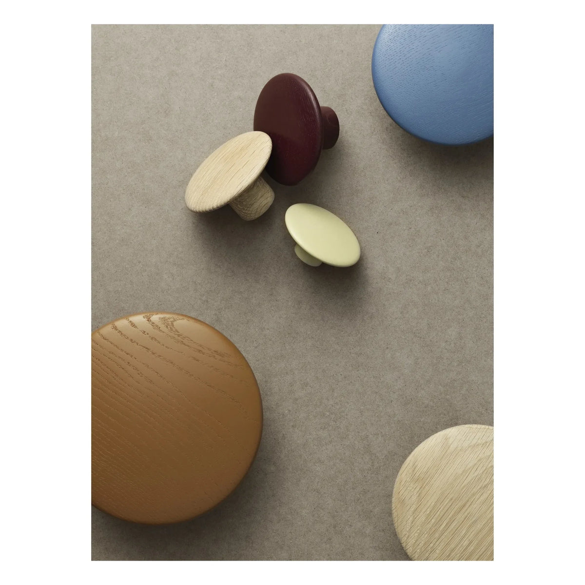 Muuto - The Dots ऐशवुड हैंगर | नीला