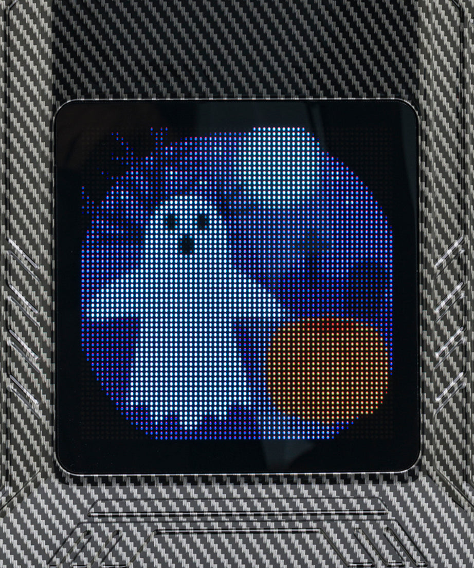 iPixi – एलईडी स्क्रीन वाला मध्यम आकार का टाइटेनियम बैकपैक