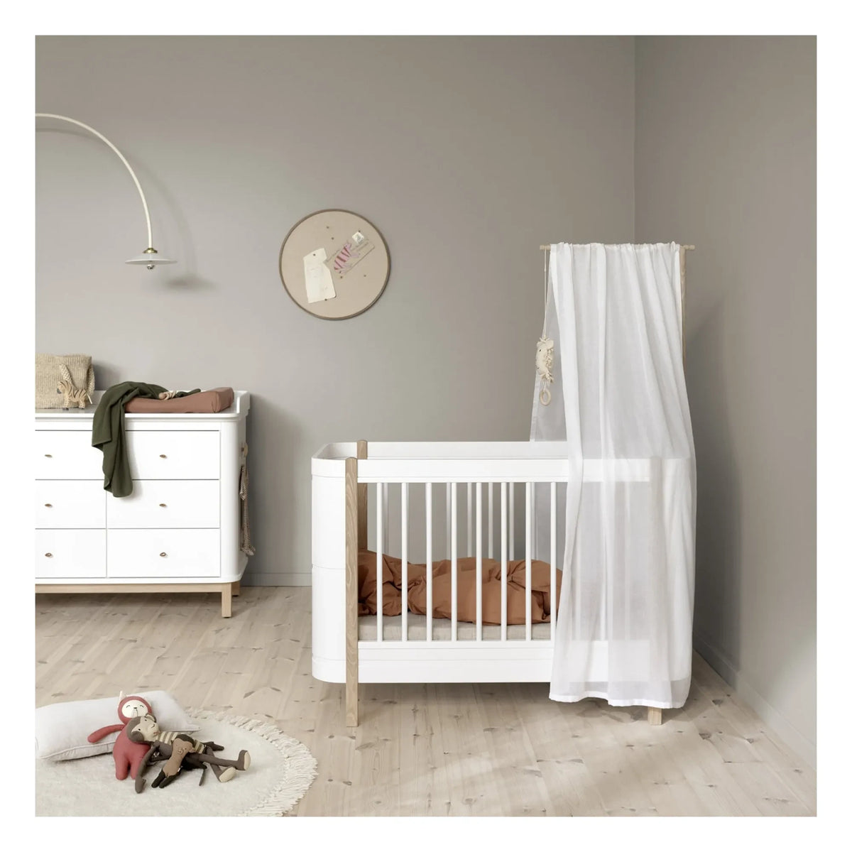 Oliver Furniture - Ahşap Mini+ Yatak için Yatak Cibinliği | Beyaz - बेड कैनोपी (मच्छरदानी) | सफ़ेद