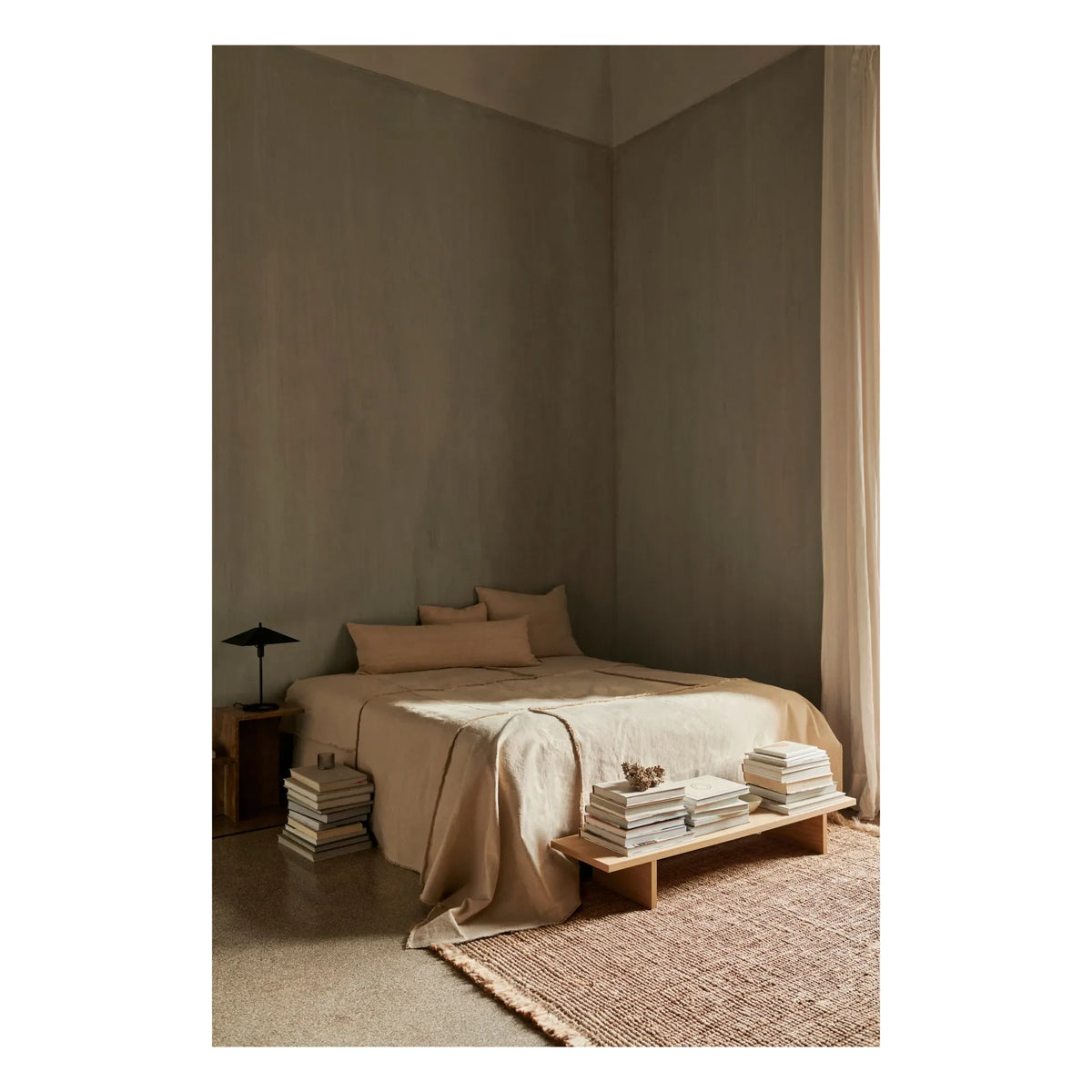 Ferm Living - ऑफ-व्हाइट ऑफसेट बेडस्प्रेड