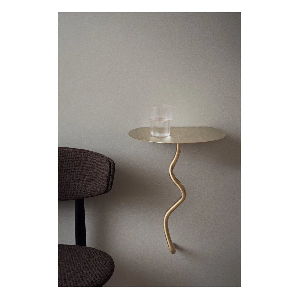 Ferm Living - Kıvrımlı Duvara Monte Masa