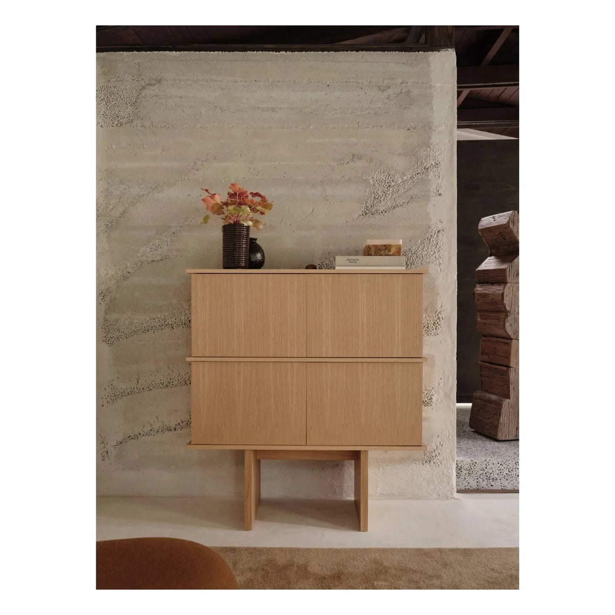 Ferm Living - मखमली बनावट वाला सिरेमिक फूलदान | भूरा