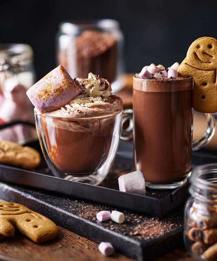 एम एंड एस फूड - अदरक कुकी कप हैंगर