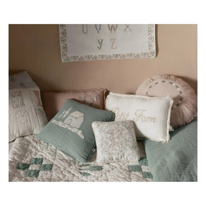 Editions Aimable - Fawn Clovis तकिया | Bouquet Gauze
