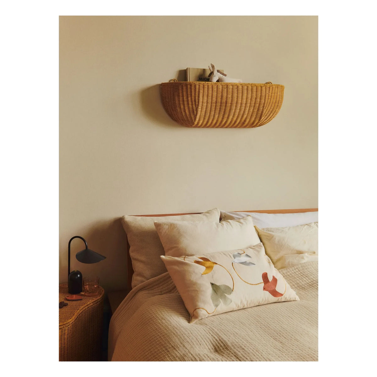 Ferm Living Kids - Swif Bird işlemeli yastık | Bej