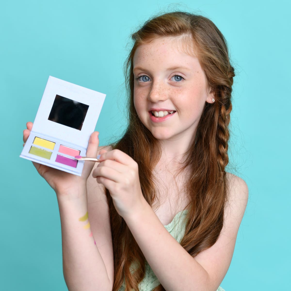 मिस नेला - आँख और गाल कैंडी डुअल पैलेट