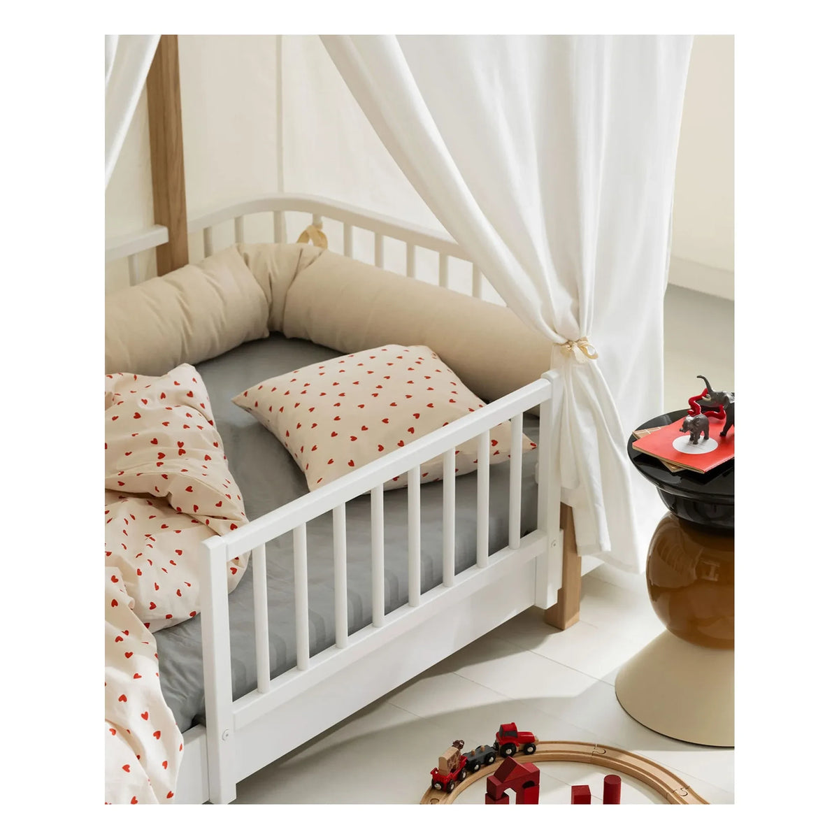 Oliver Furniture - Cabane Wood Original बेड टेंट | सफ़ेद