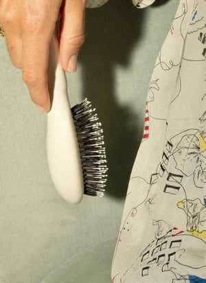 La Bonne Brosse - La Petite Brosse: Temel Nazik Fırça No. 03 - Hassas Saç Derisi | Krem