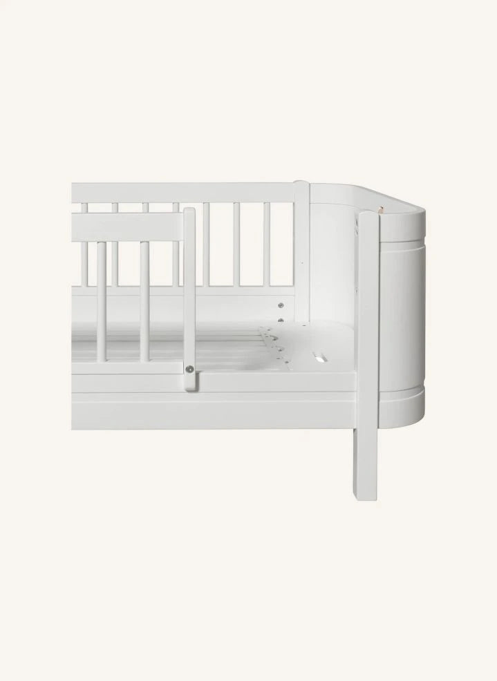Oliver Furniture - Ahşap Mini+ पालने से युवा बेड में रूपांतरण किट | सफ़ेद