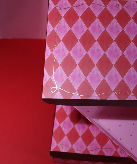 Dinossi - गुलाबी चेक्ड उपहार बॉक्स