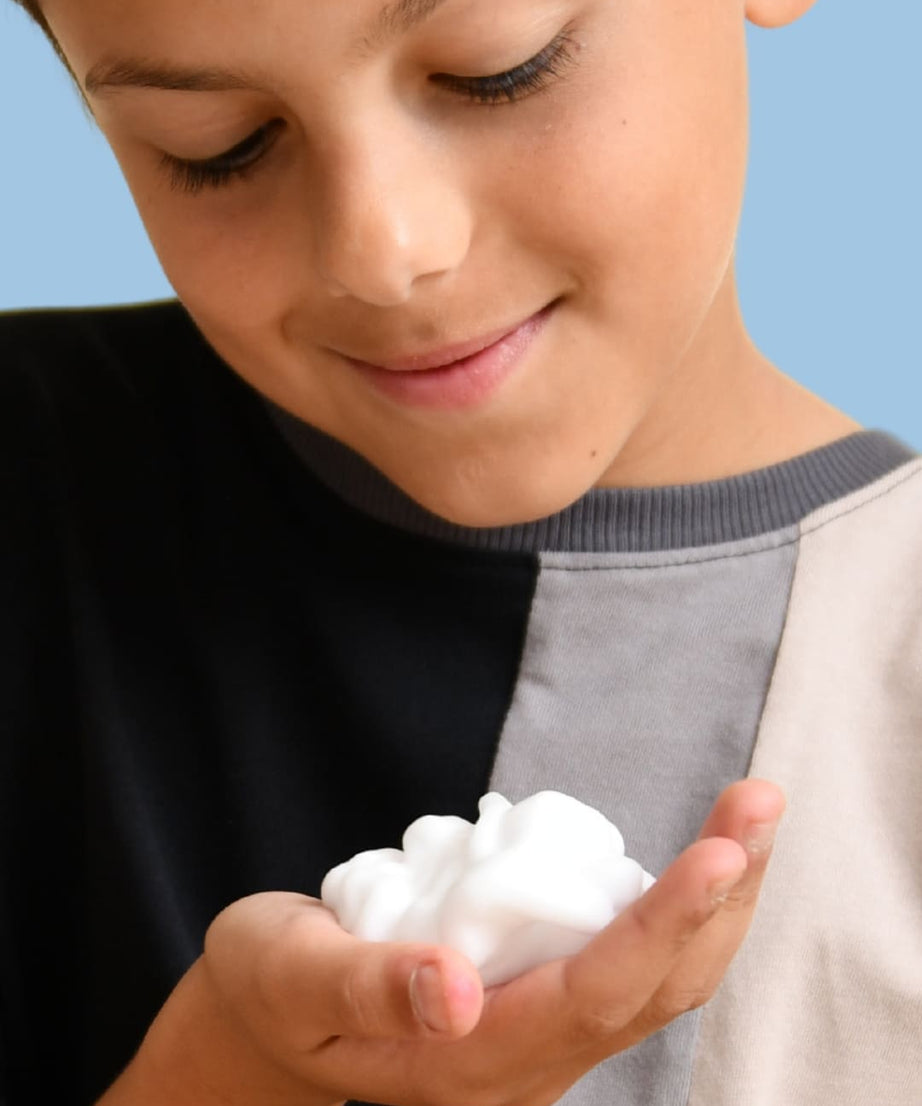 Lav Kids - बच्चों के लिए फोम वाले शावर जेल