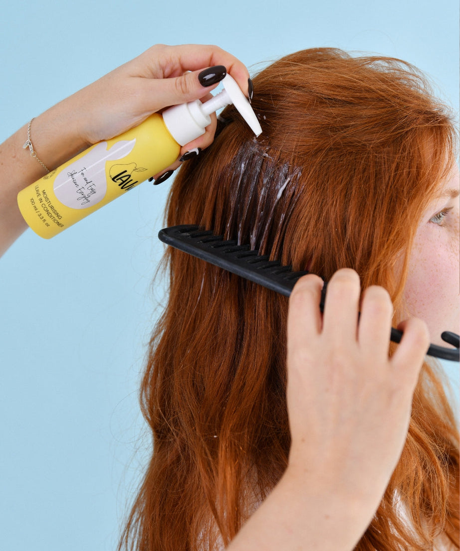 Lav Kids - बच्चों के लिए मॉइस्चराइजिंग बिना धोने वाला हेयर फोम