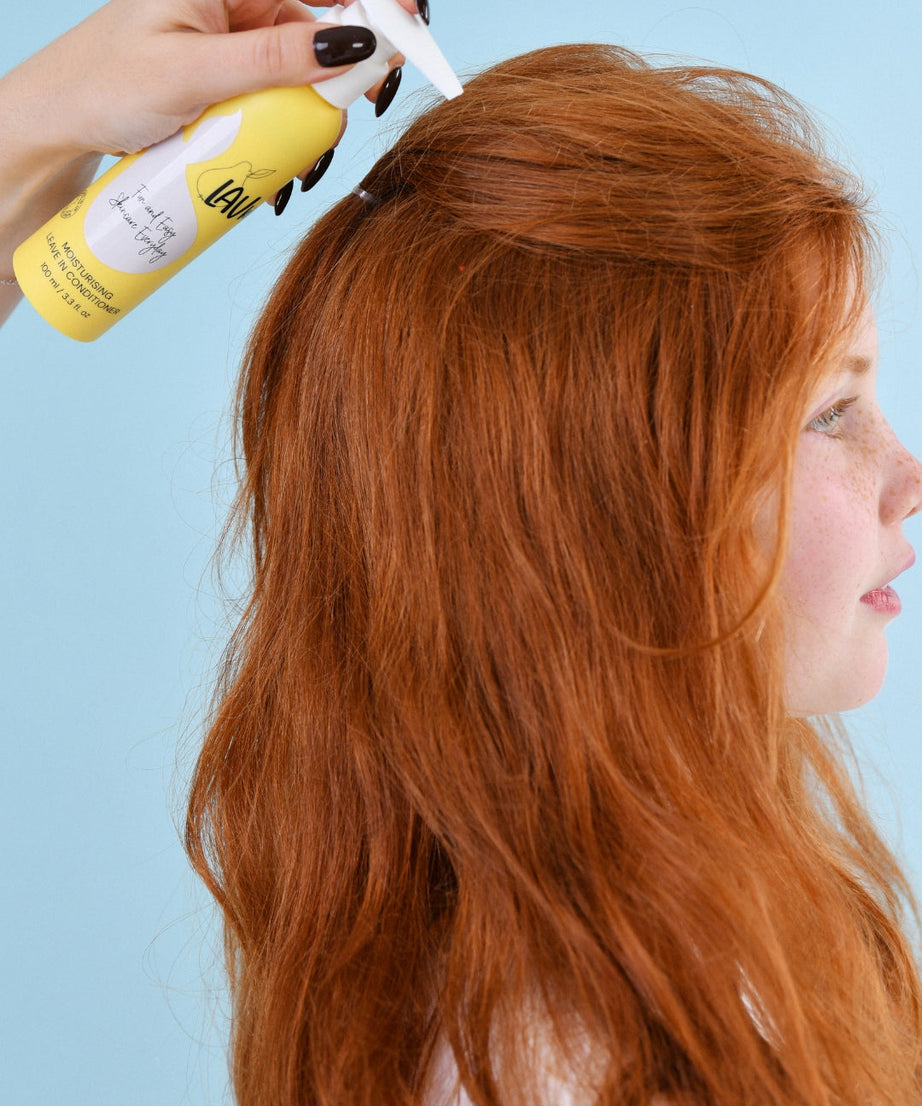 Lav Kids - बच्चों के लिए मॉइस्चराइजिंग बिना धोने वाला हेयर फोम