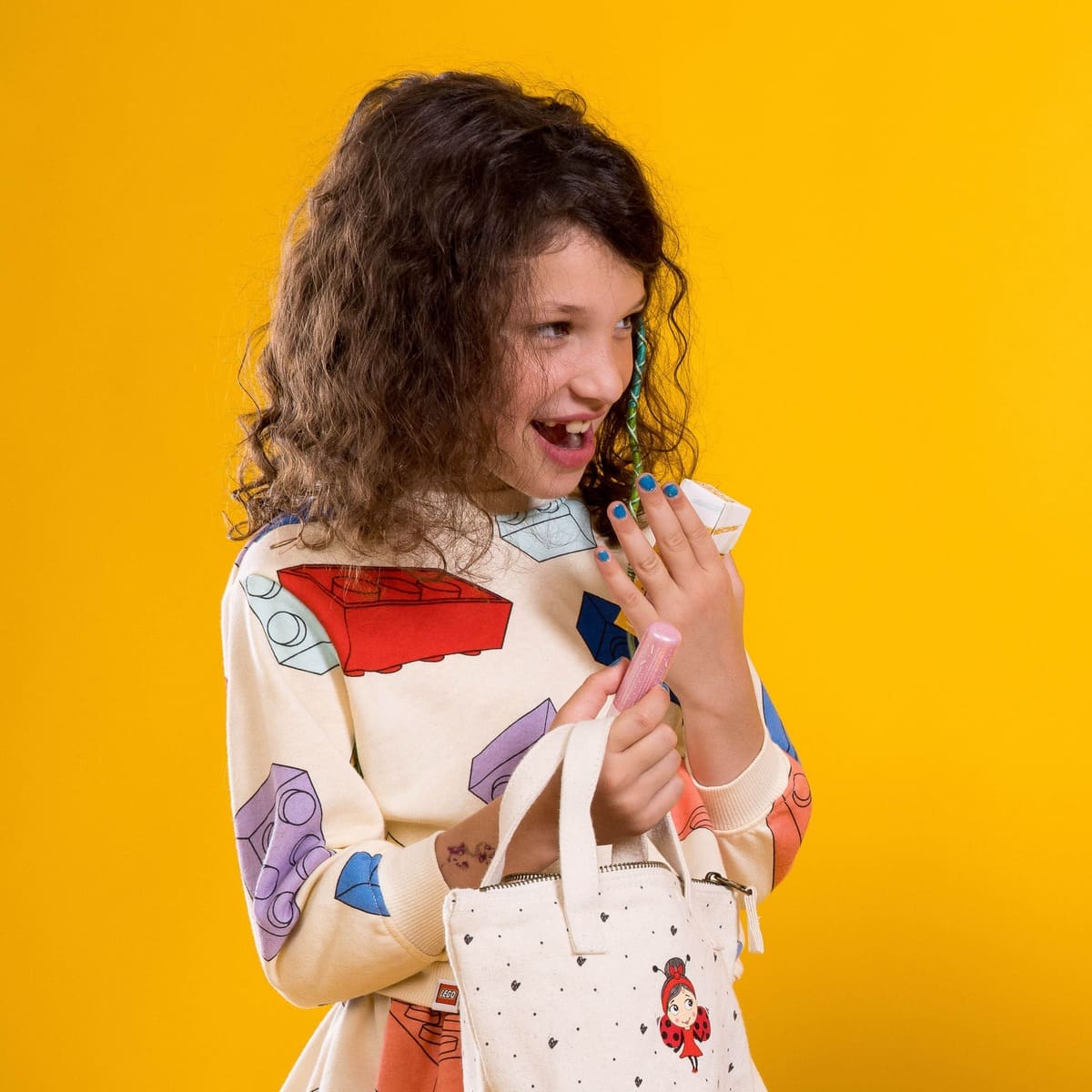 मिस नेला - चमकीला नीला चमकदार छिलने योग्य नेल पॉलिश