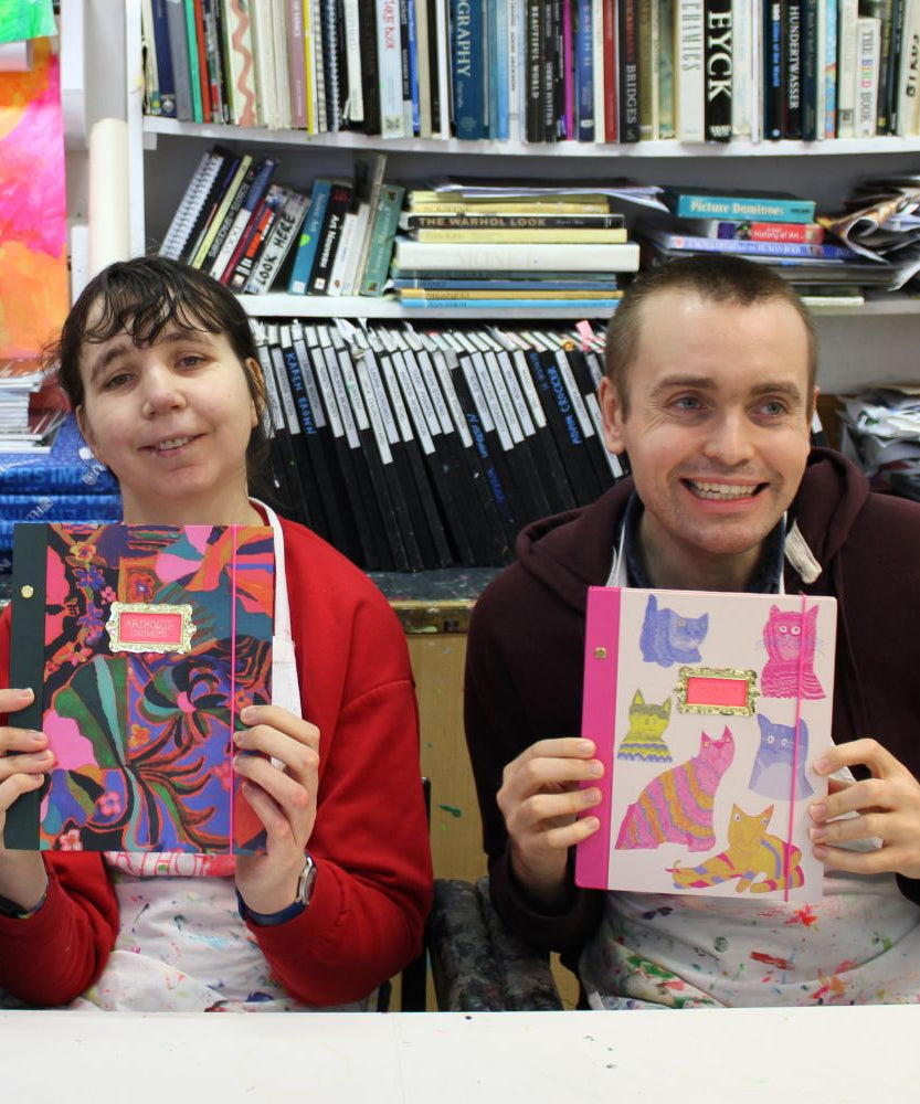 पोर्टिको डिज़ाइंस - आर्थहाउस अनलिमिटेड म्याऊ A5 सख्त कवर वाली दैनिक