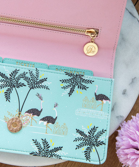 पोर्टिको डिज़ाइंस - सारा मिलर: सवाना यात्रा और बहुउद्देश्यीय पर्स