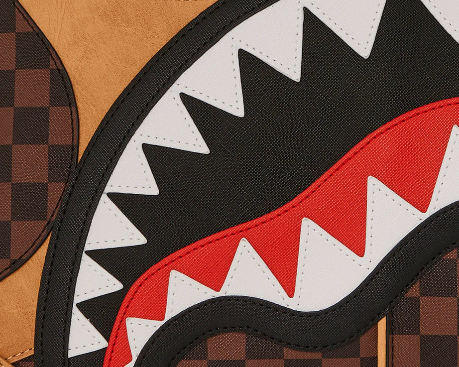 Sprayground - हेनिविल पिरामिड डफल बैग