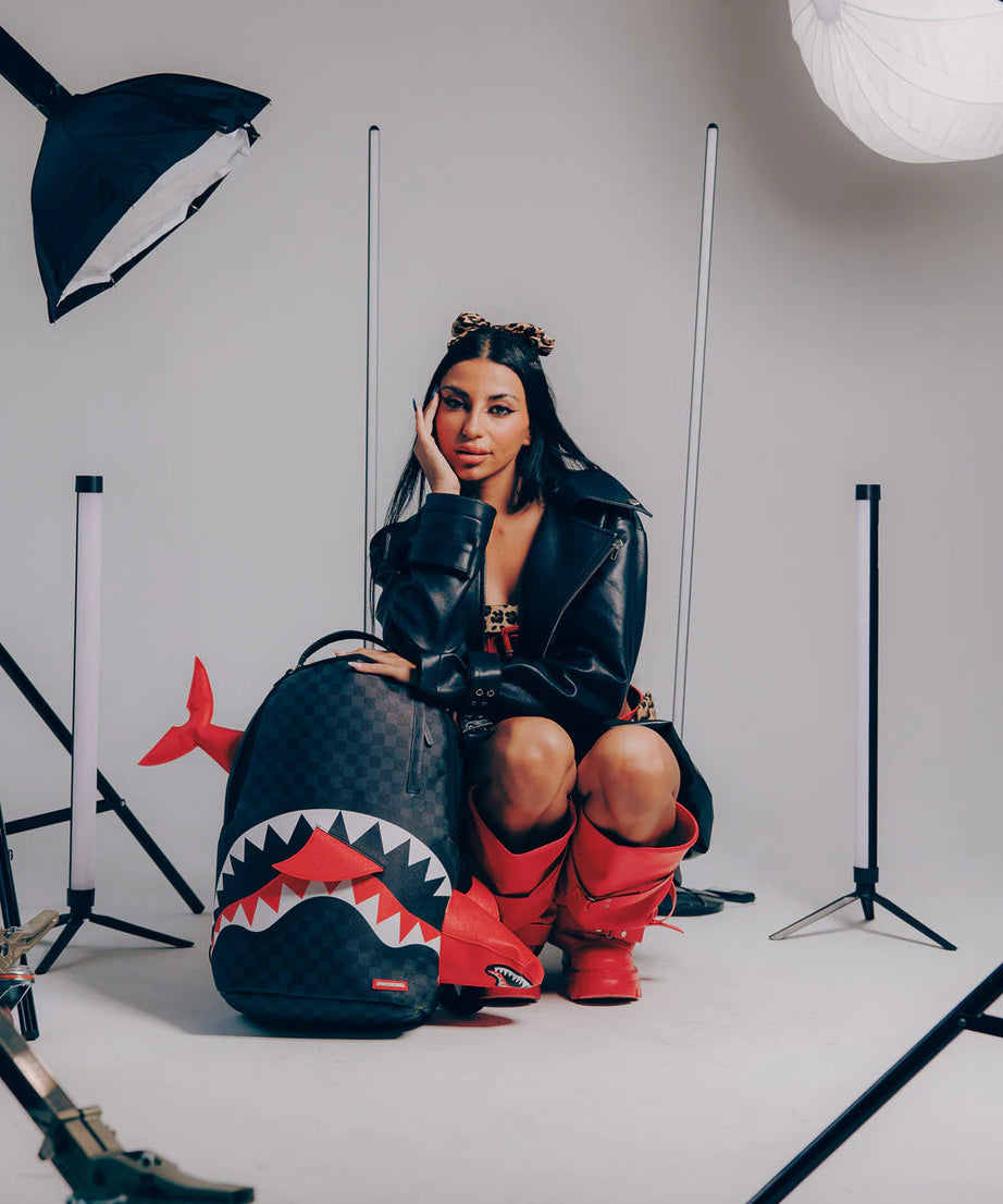 Sprayground - शार्क भागने वाला बैकपैक