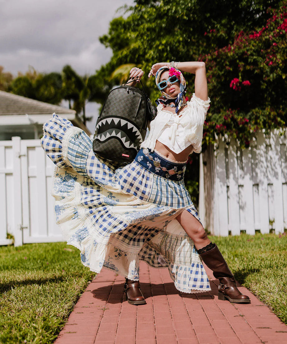 Sprayground - लाइट्स आउट पेरिस में शार्क बैकपैक