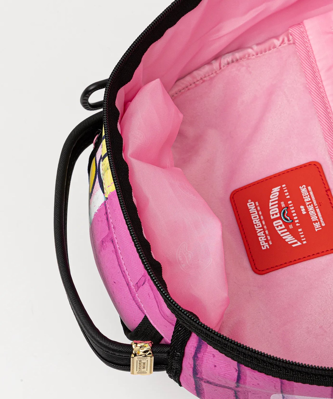 Sprayground - पिंक पैंथर ग्राफिटी बॉयामा Dlxr सर्ट çantası