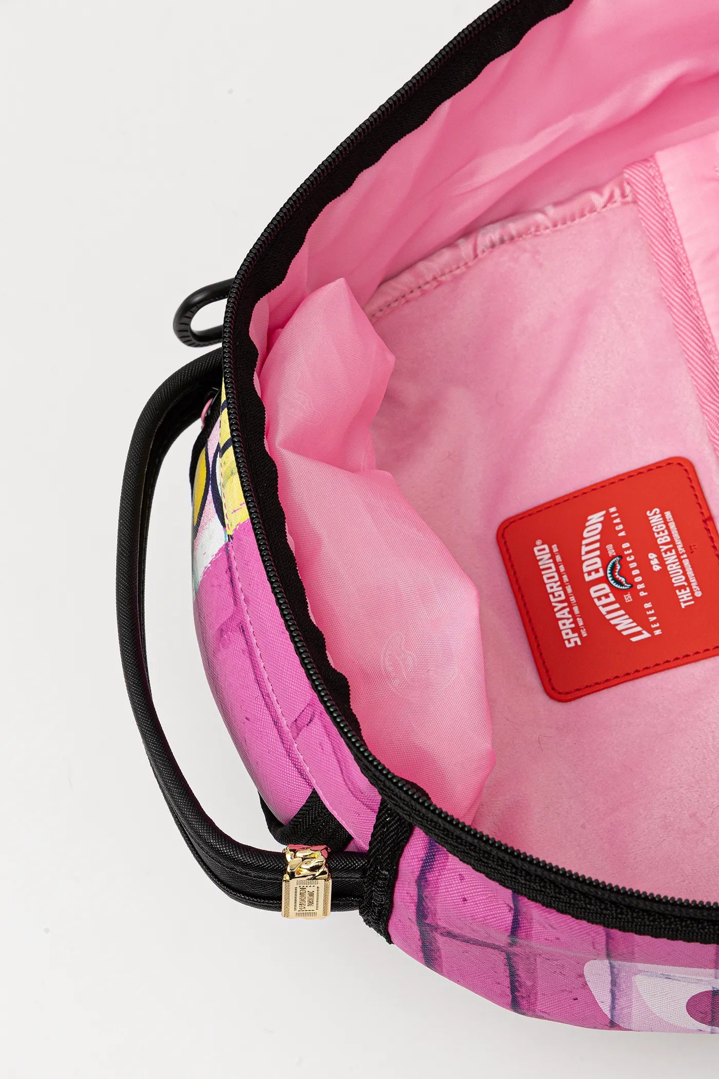 Sprayground - पिंक पैंथर ग्राफिटी बॉयामा Dlxr सर्ट çantası