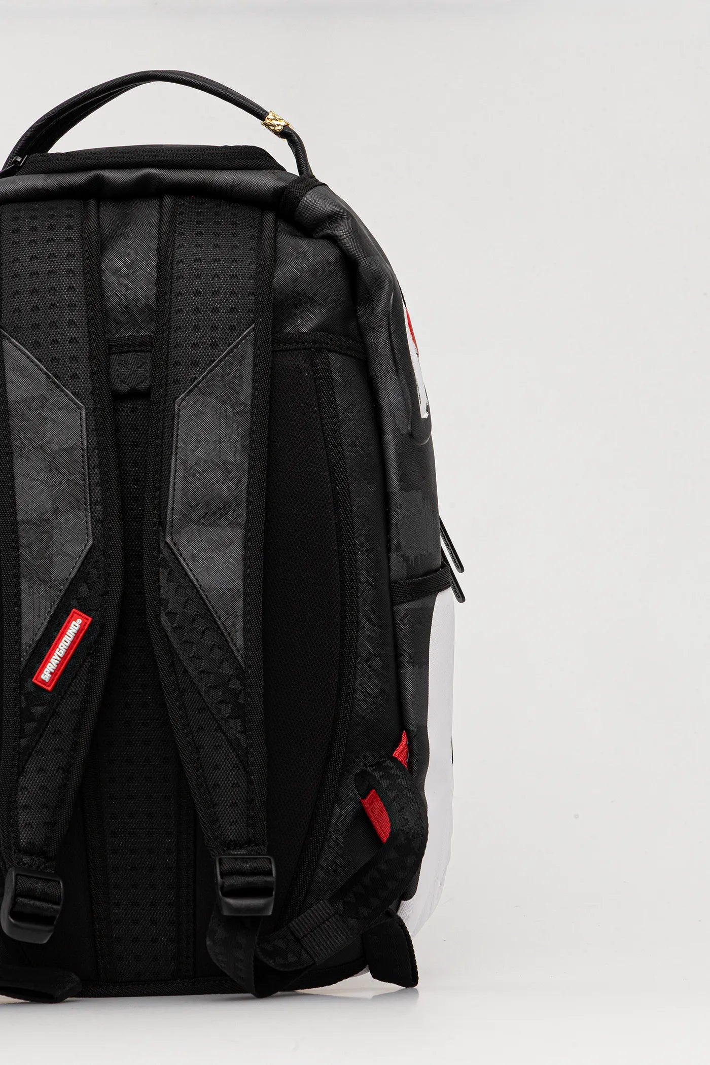 Sprayground - स्नूपी पेंटिंग शार्क Dlxsv बैकपैक