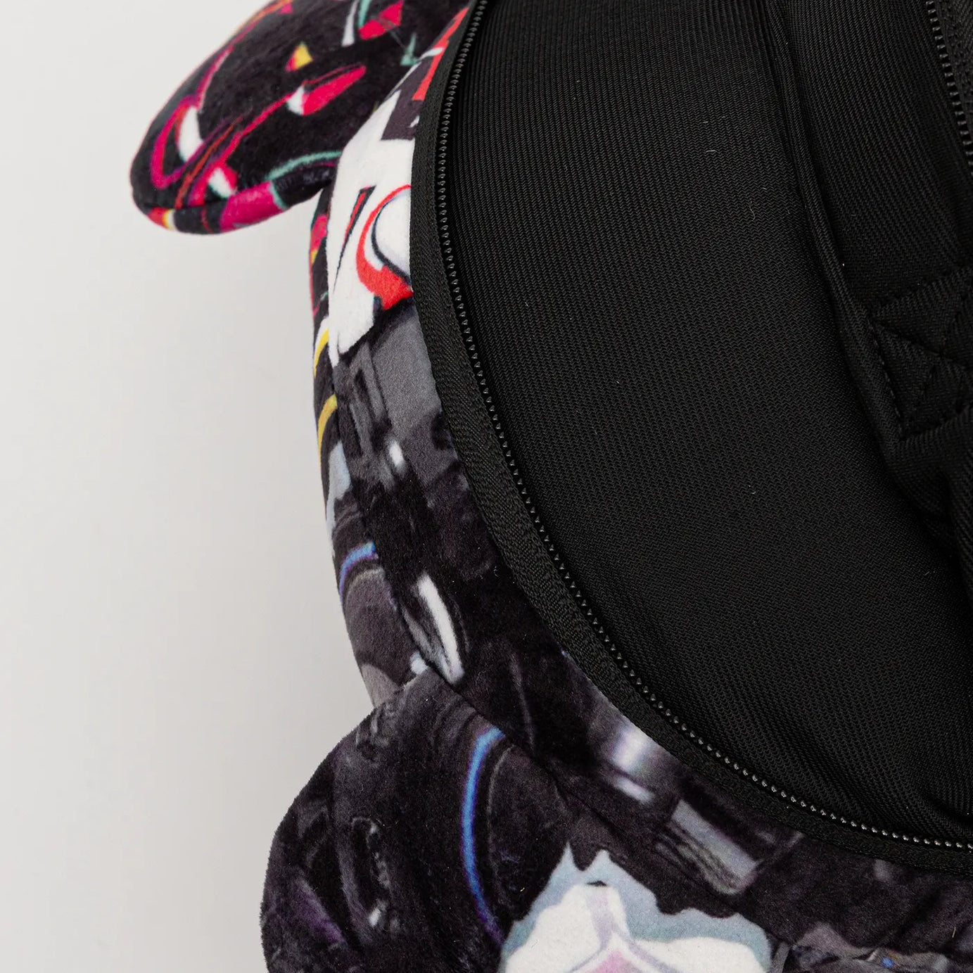 Sprayground - स्प्लिट साइबरशार्क पैरा आयısı टेडी बैकपैक