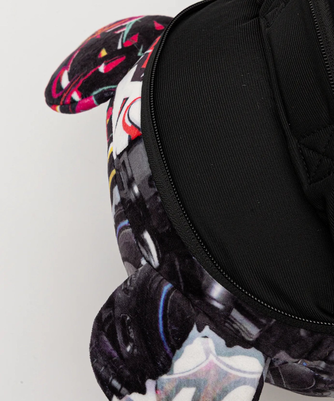 Sprayground - स्प्लिट साइबरशार्क पैरा आयısı टेडी बैकपैक