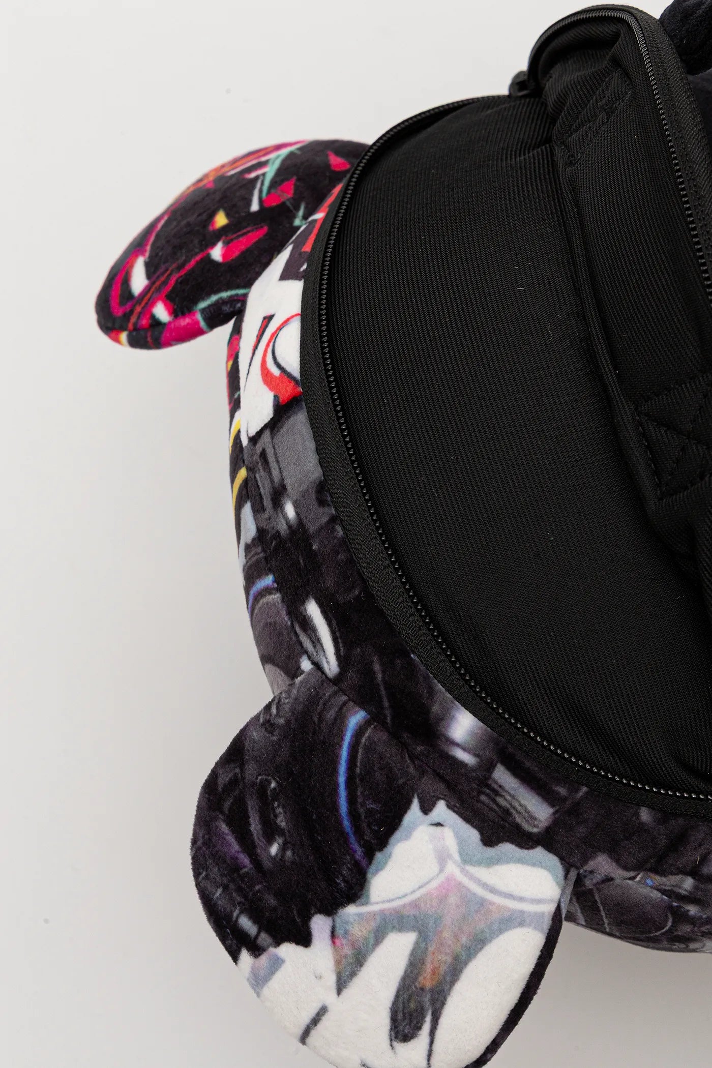 Sprayground - स्प्लिट साइबरशार्क पैरा आयısı टेडी बैकपैक