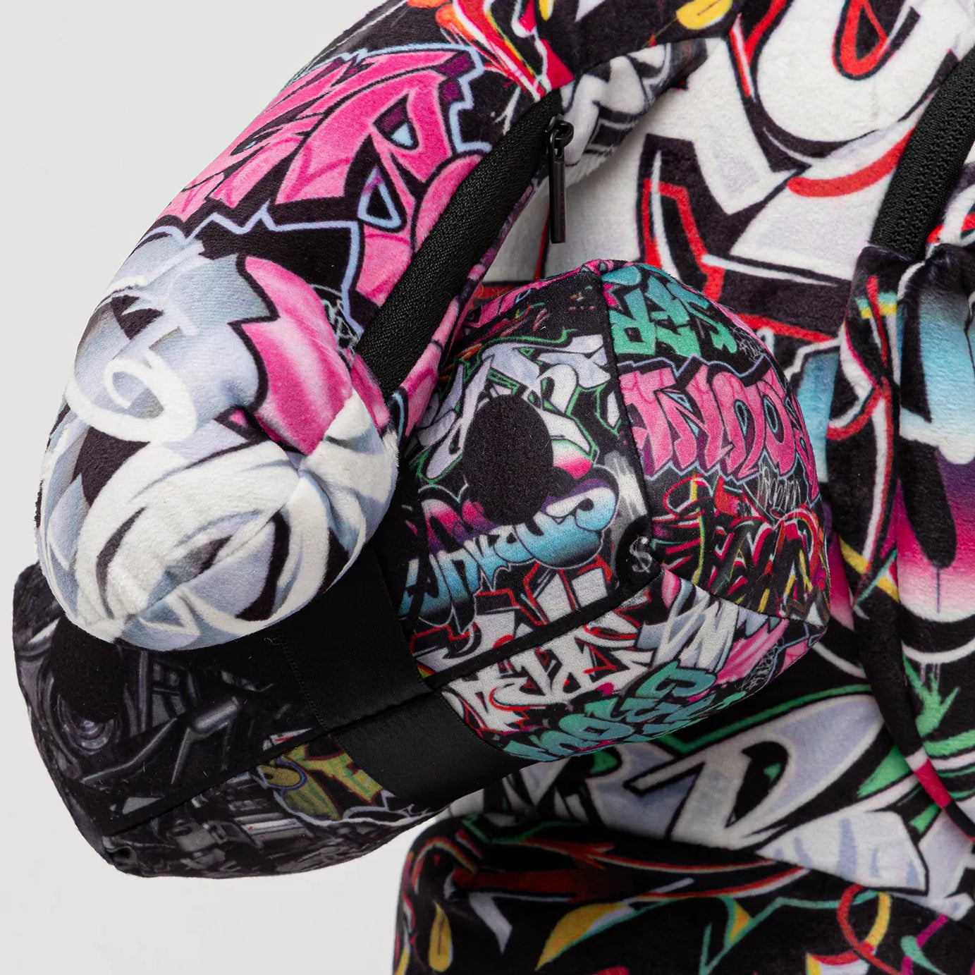 Sprayground - स्प्लिट साइबरशार्क पैरा आयısı टेडी बैकपैक