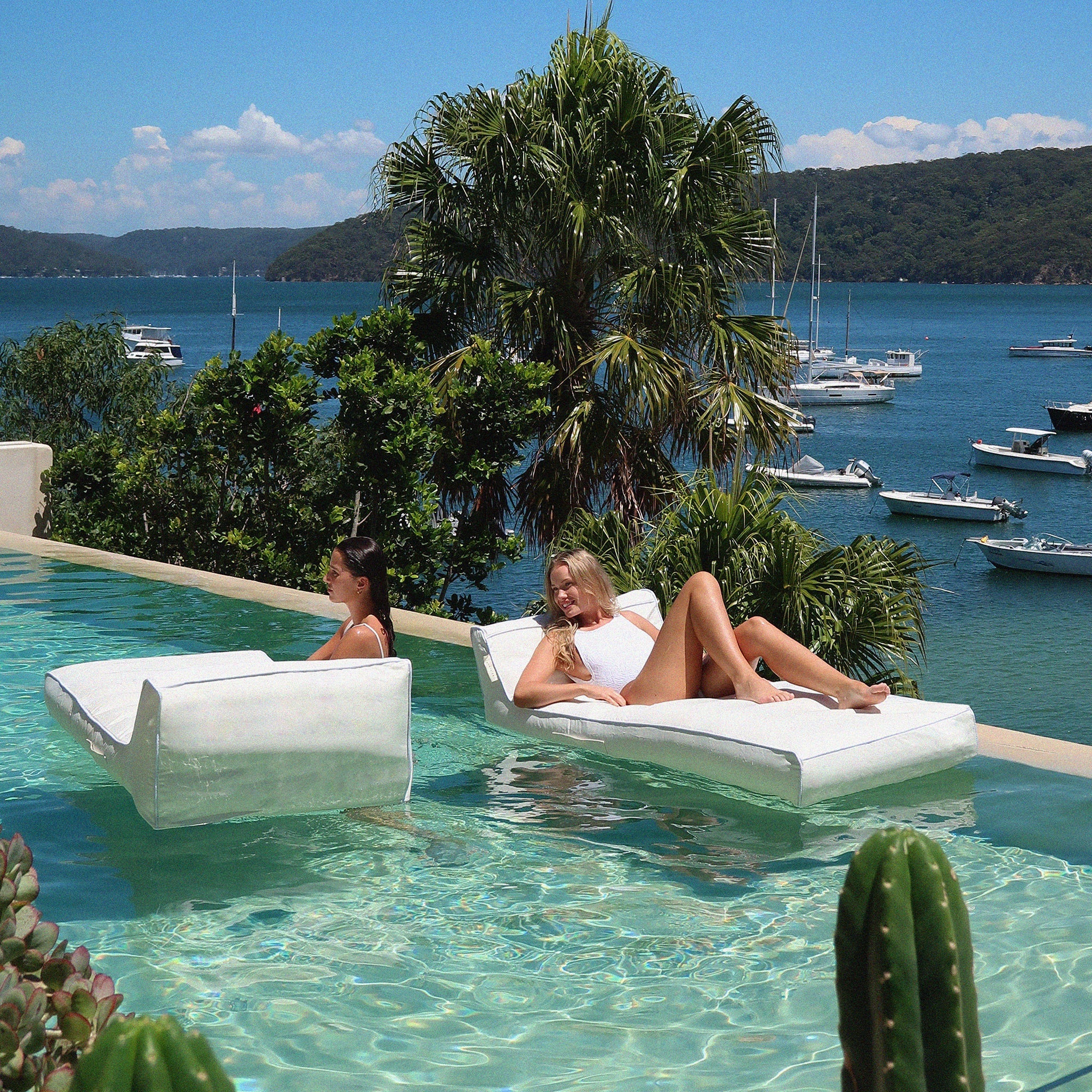 Sunnylife - लक्ज़री समुद्र और पूल फुलाने वाला गद्दा