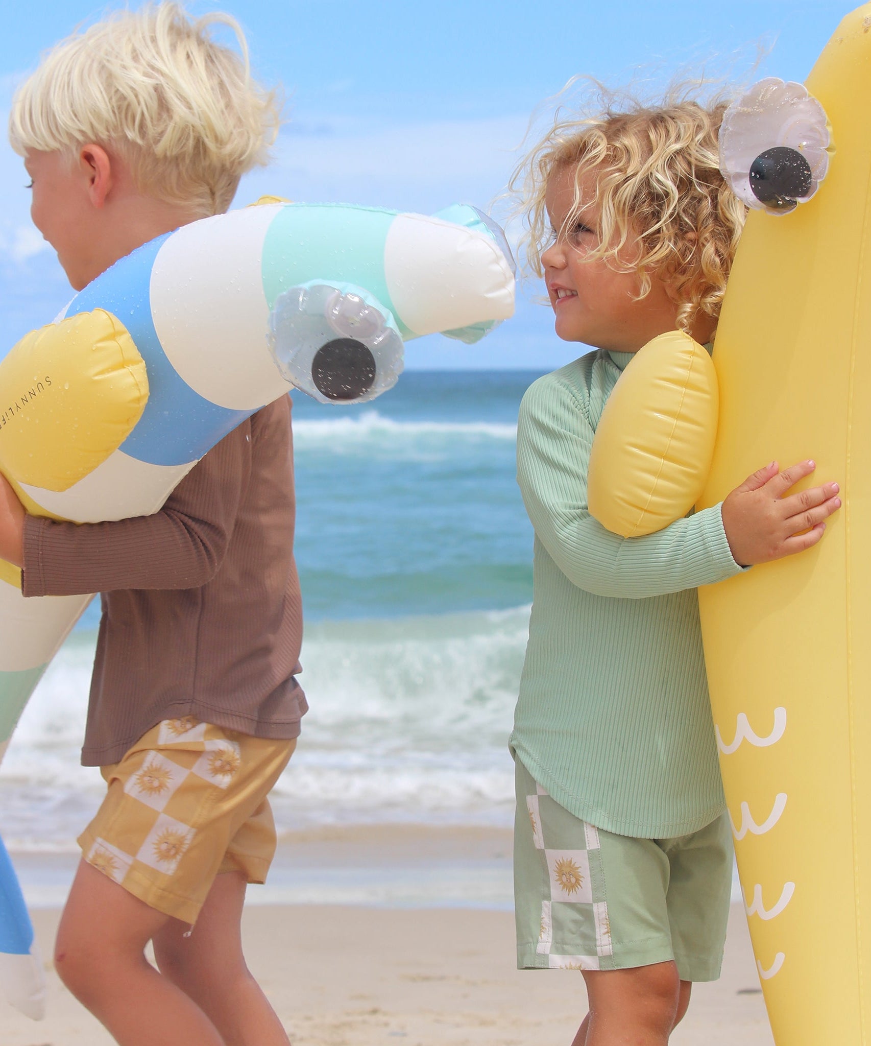 Sunnylife - बालिक फिन फुलाया जाने वाला समुद्र और स्विमिंग पूल तैराकी सहायक उपकरण